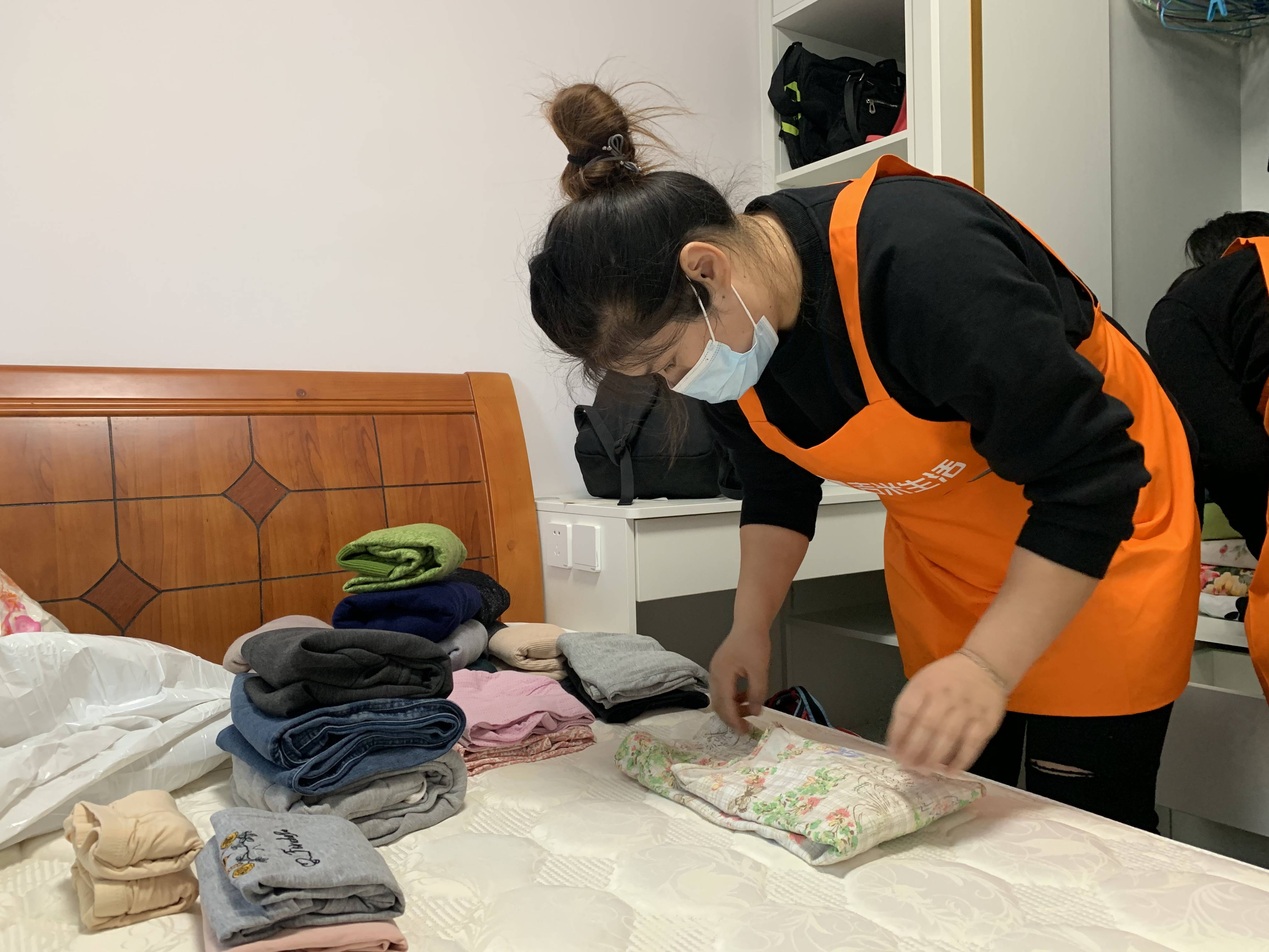 衣服的生产加工过程非常复杂,多个环节都可能出现有害物质的残留.