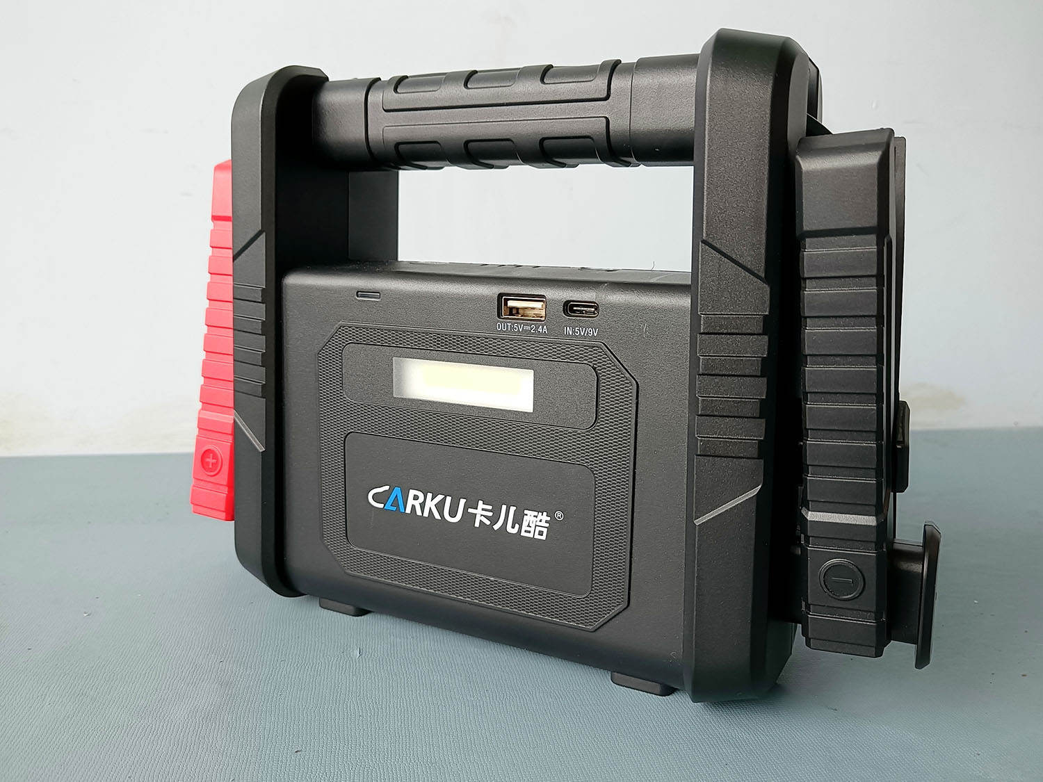 搭电不求人 外出更安心 卡酷儿汽车应急启动电源 电瓶