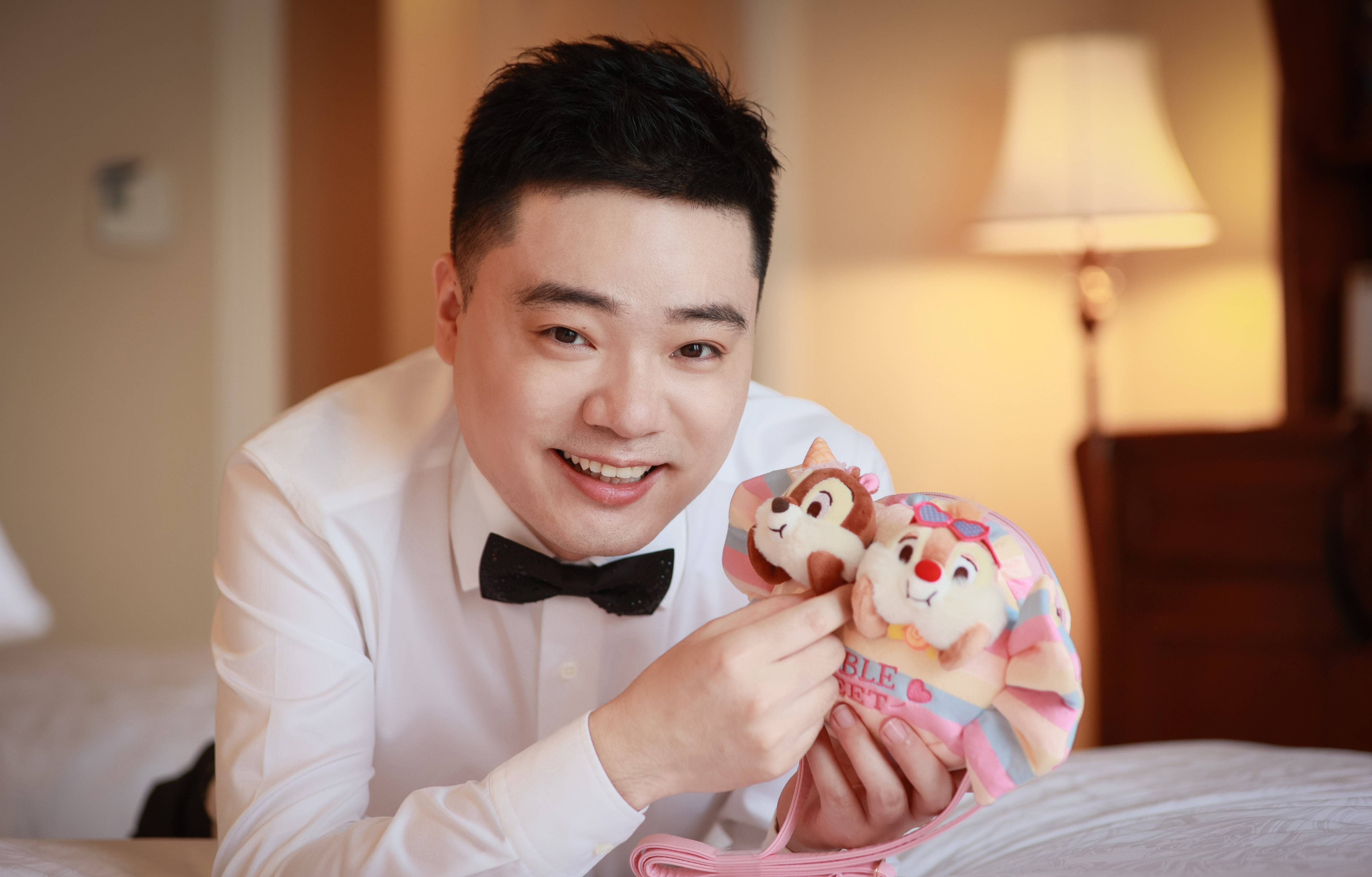 孙俪追星丁俊晖,腼腆合影生怕被拒绝,自曝半夜定闹钟看他比赛