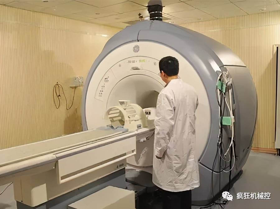 核磁共振的原理是什么?做核磁为何不准带金属物品?