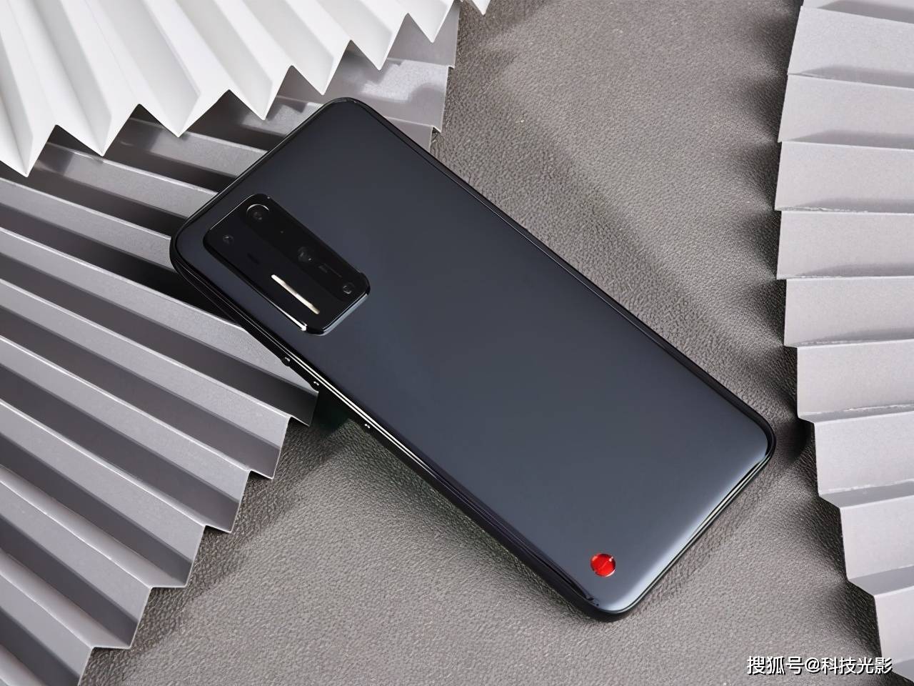 坚果r2开始清库存,骁龙865不足2k,好评已经超10万