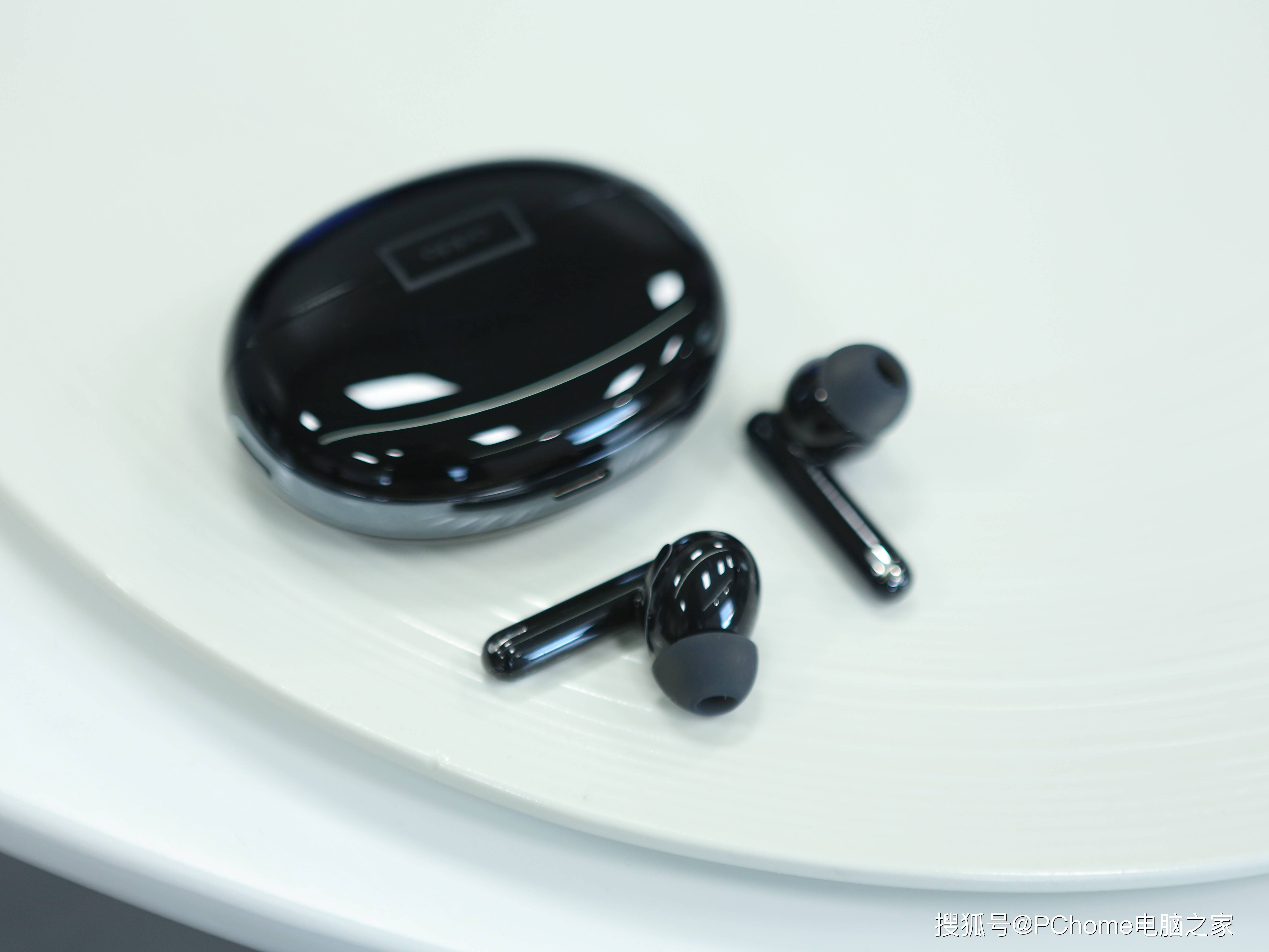 声音|OPPO Enco Free2体验：42dB降噪深度，无短板的降噪耳机