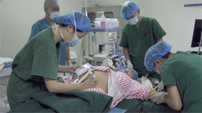 纪录片西藏医事离天空最近的生命故事