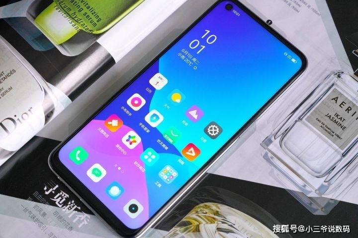 realme真我q3体验:千元潮机,舍我其谁?_屏幕