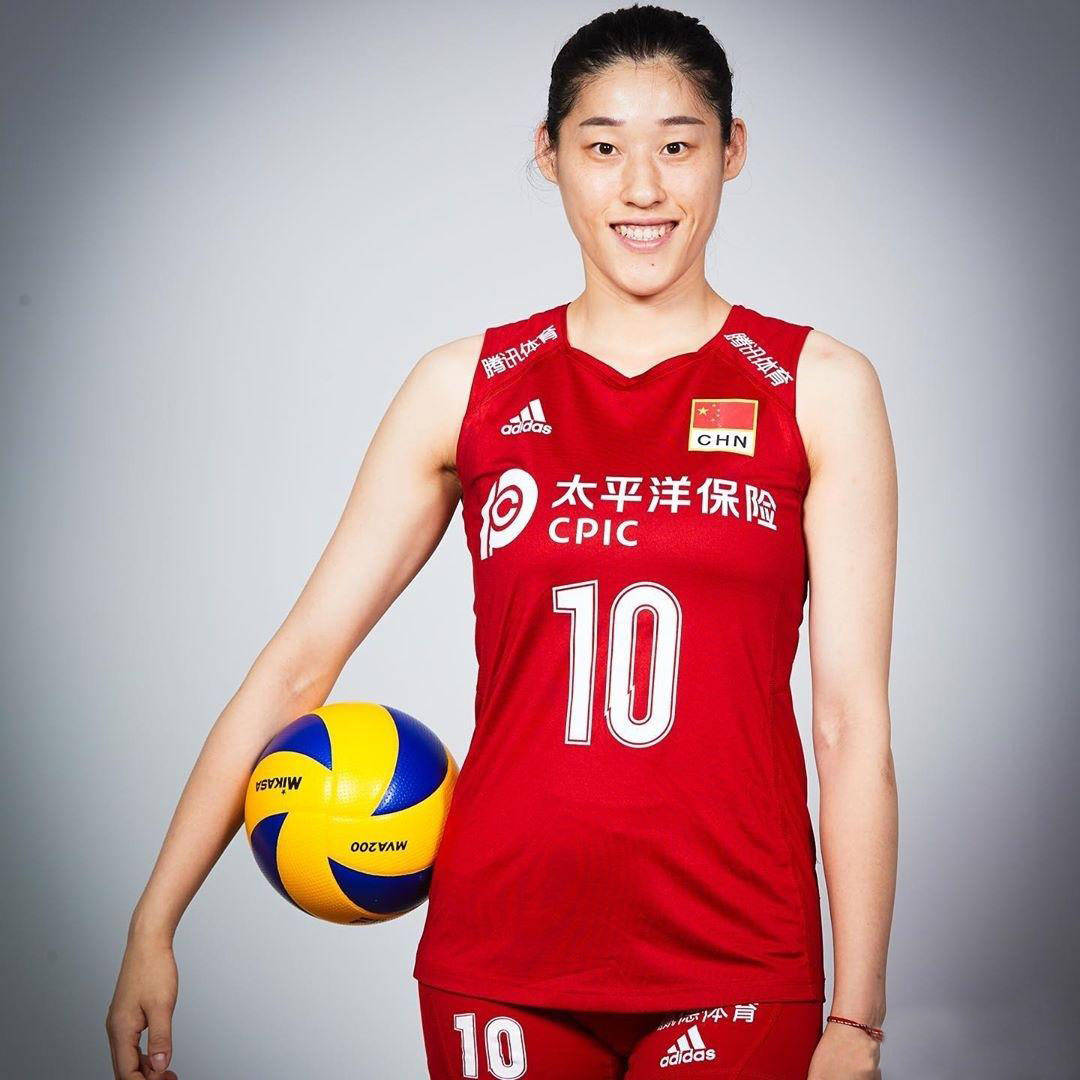 主力回归的4场比赛,几乎都没有看到刘晓彤,谁能够体会老将的心