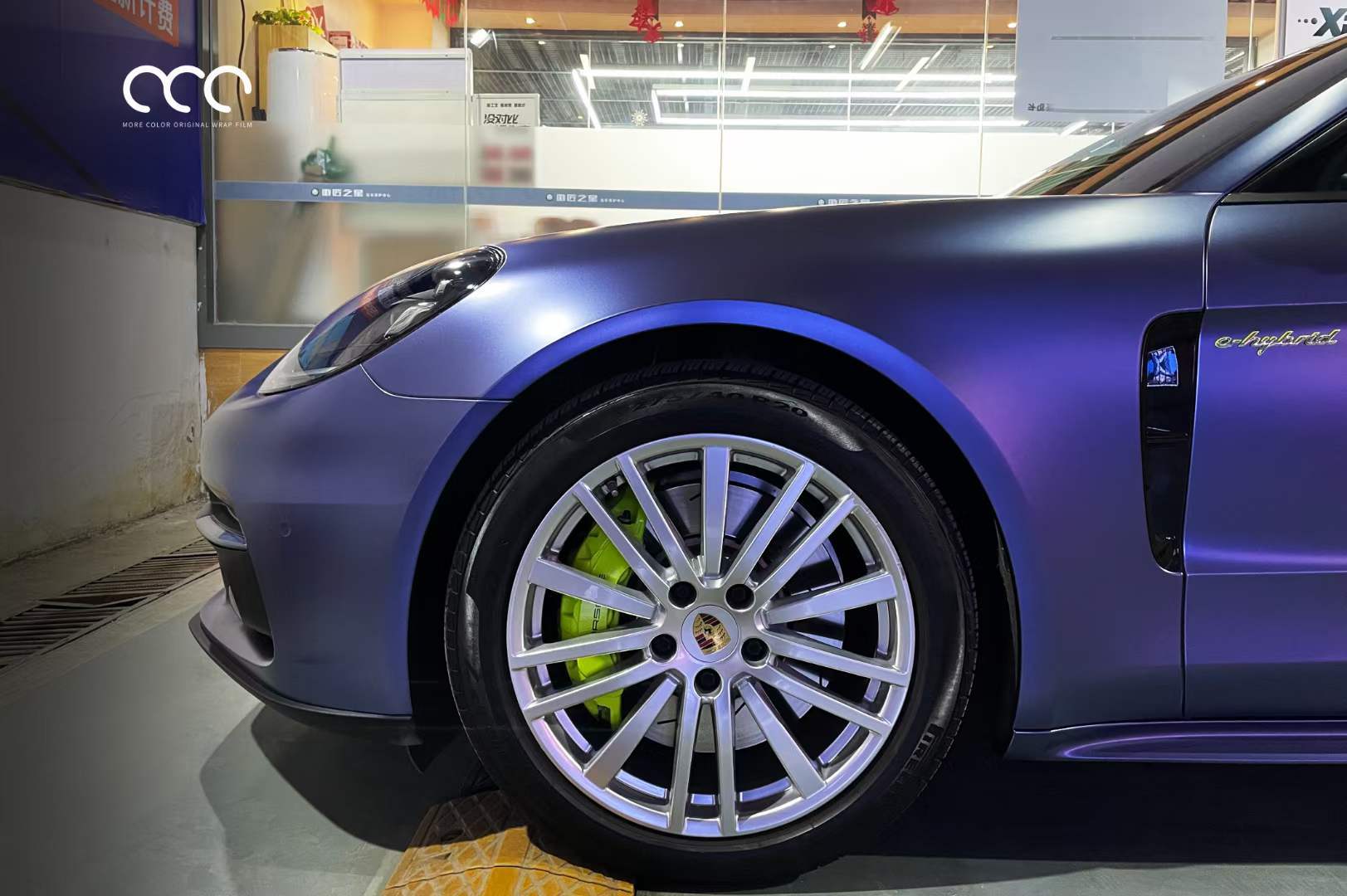 保时捷帕拉梅拉全车贴膜mcwrap漫彩改色膜电光金属午夜蓝