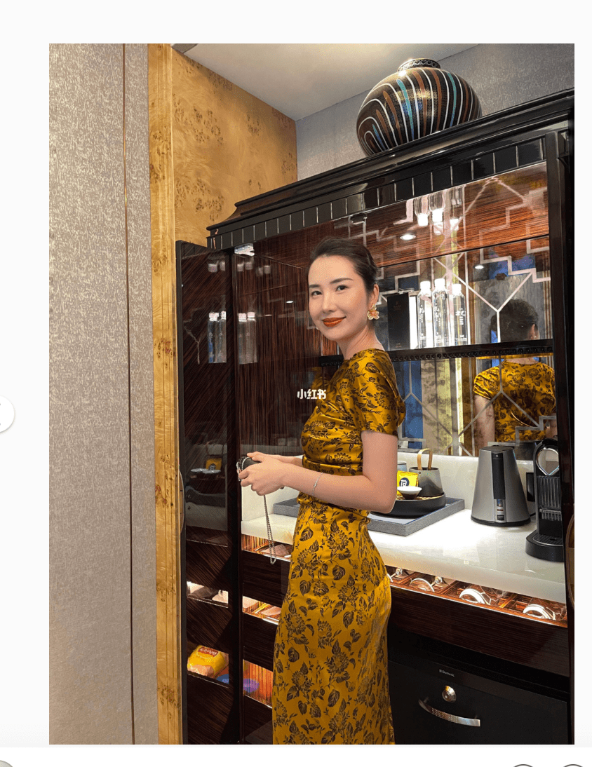 董花花晒旗袍装被吐槽老气,张大奕懒理店铺,发博内涵黄子韬?