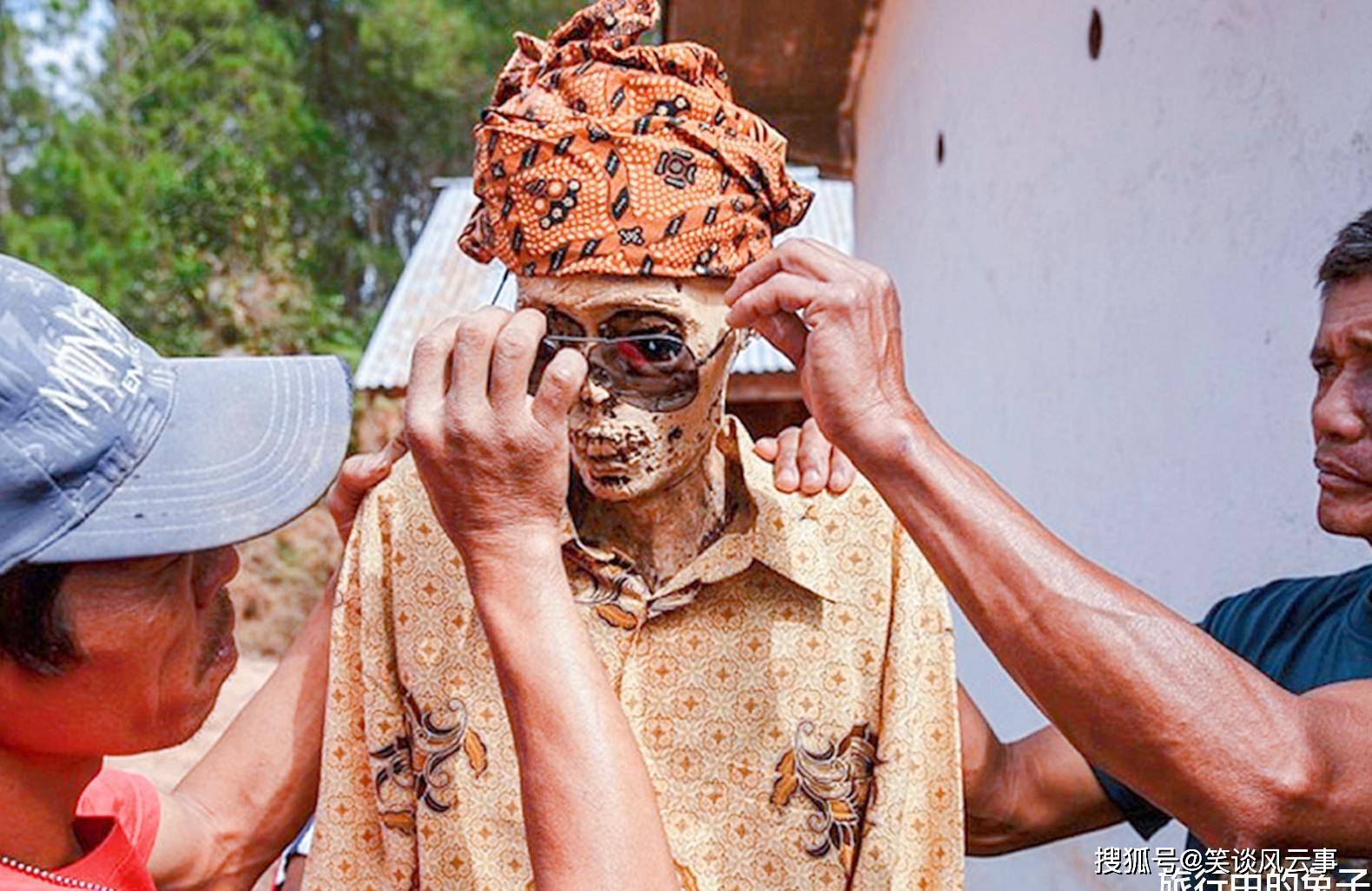 原创让人害怕的印度小村每逢过节挖出先祖尸骨盛装跳舞
