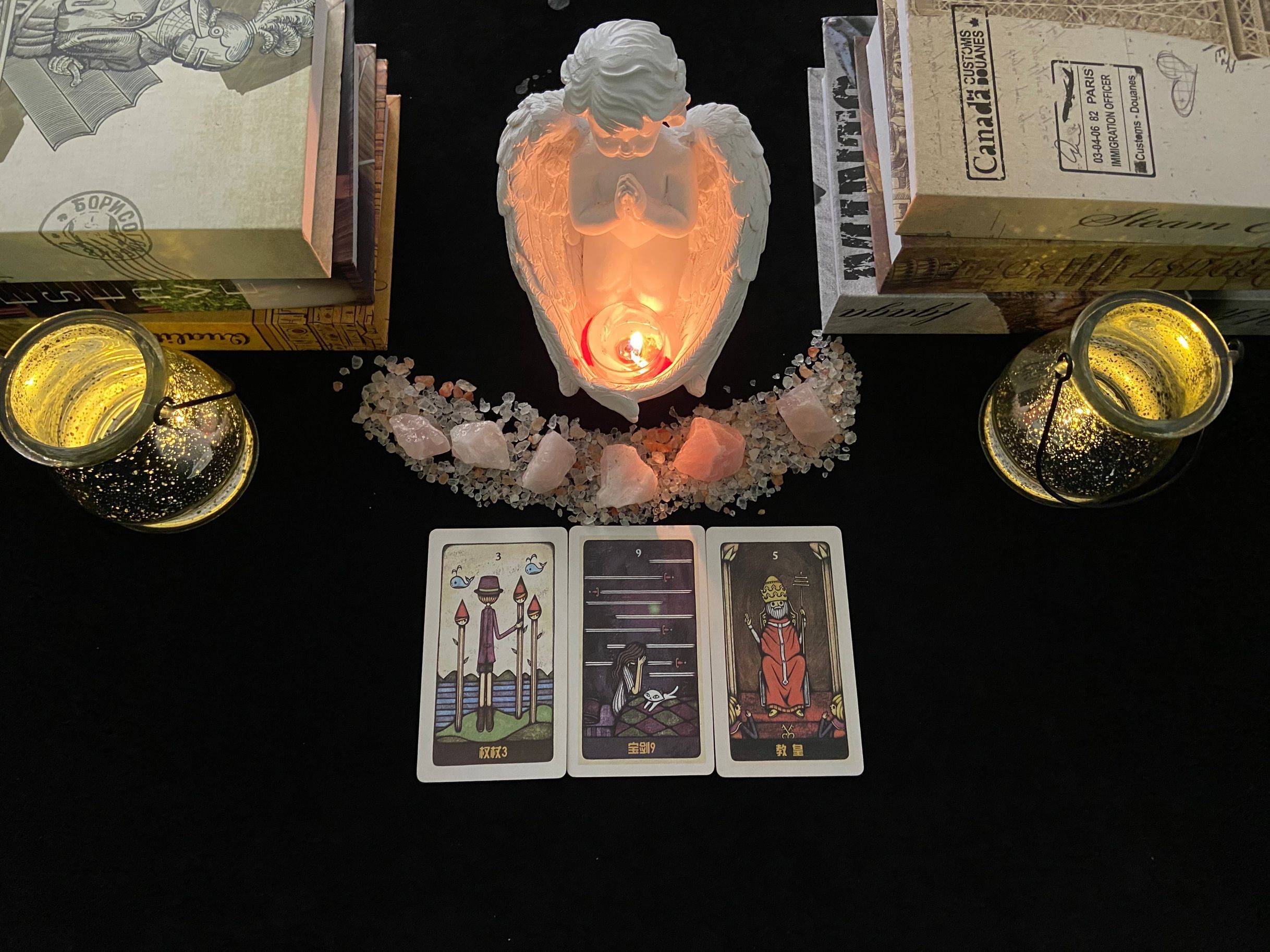 灵石塔罗水瓶座七月运势爱恨交织却被拉黑相爱相杀感情漩涡