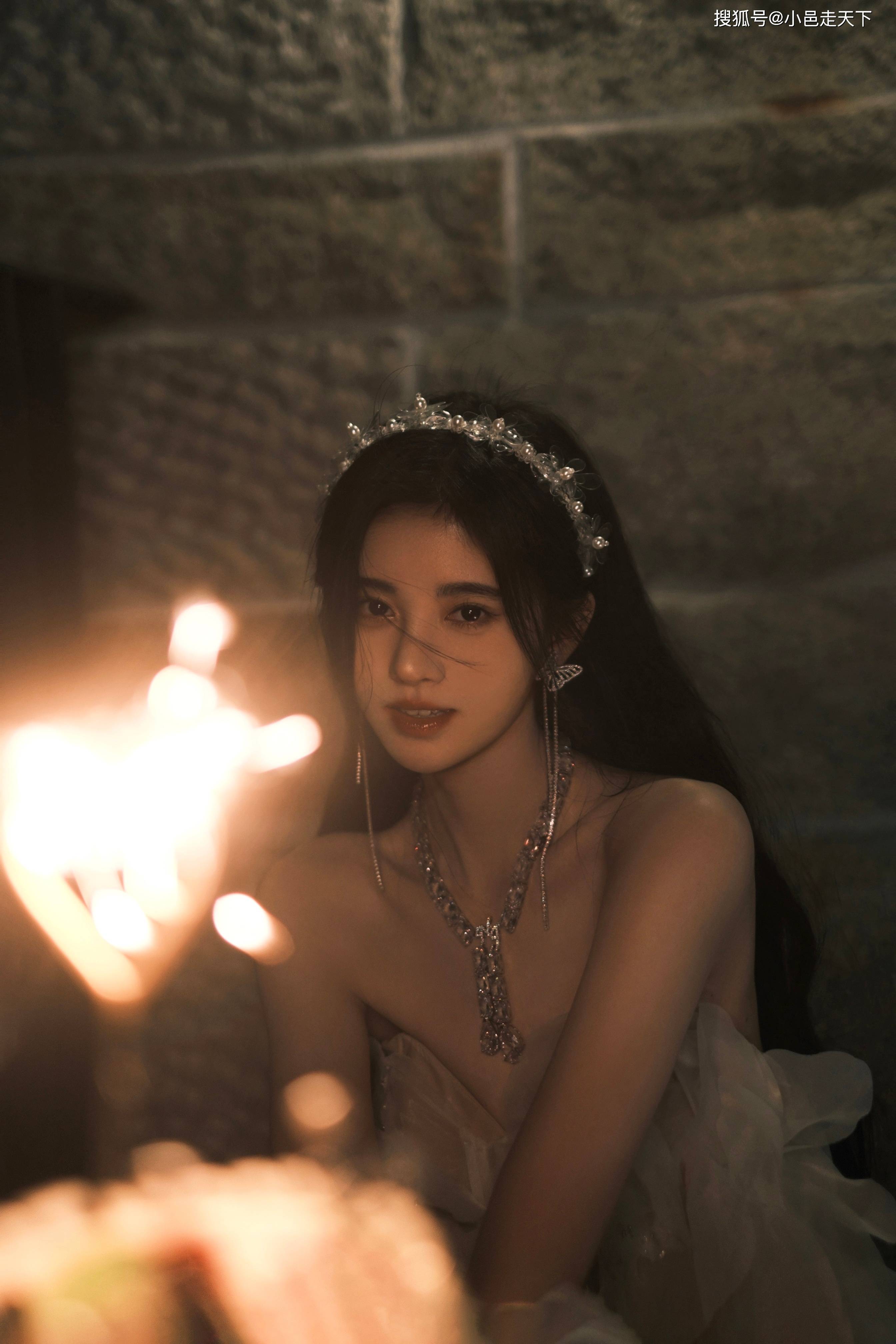 鞠婧祎薄纱长裙性感写真