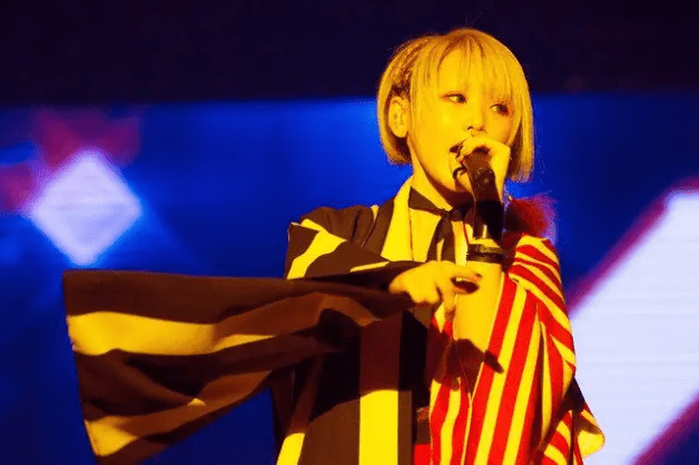 极光|《白夜极光》，赢下腾讯二次元首胜？