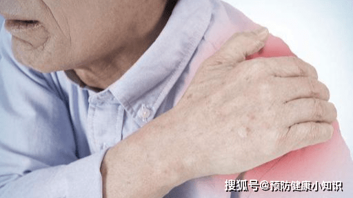 原创体内有癌,肩膀先知,肩膀若有这一个特征,癌症可能已经到访