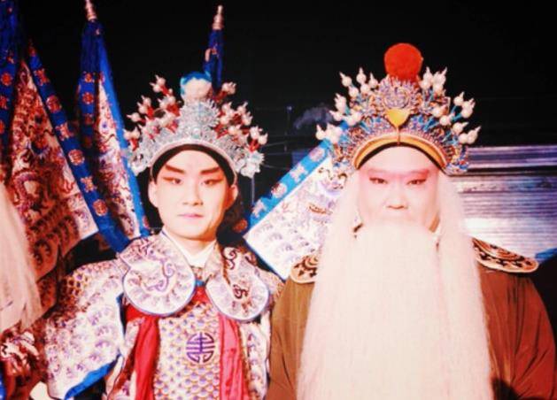 京剧神童陶阳:被郭德纲收为义子,独得宠爱,他比郭麒麟强在哪里_王福忠