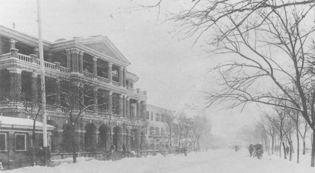 ��㡽���:������200��ǰ�ʹ��ڵı������Ƶ�