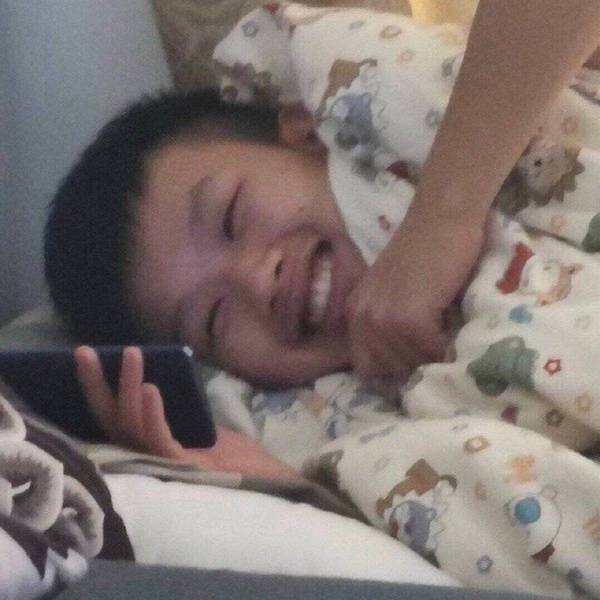 喝最烈的酒,逗最野的狗,熬最晚的夜,老年斑这就有!