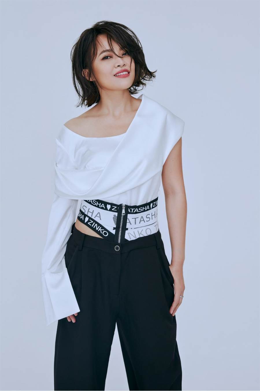 在未来,我也希望戴爱玲能创作出更多好的歌曲,给观众带来更好的表演.