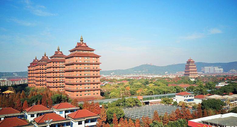 江苏昆山江阴百强县榜首之争实质是新旧苏南模式之争