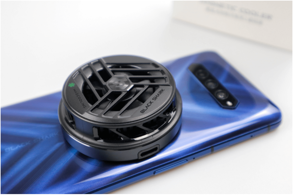 冰凉一夏:黑鲨磁吸式散热背夹来了