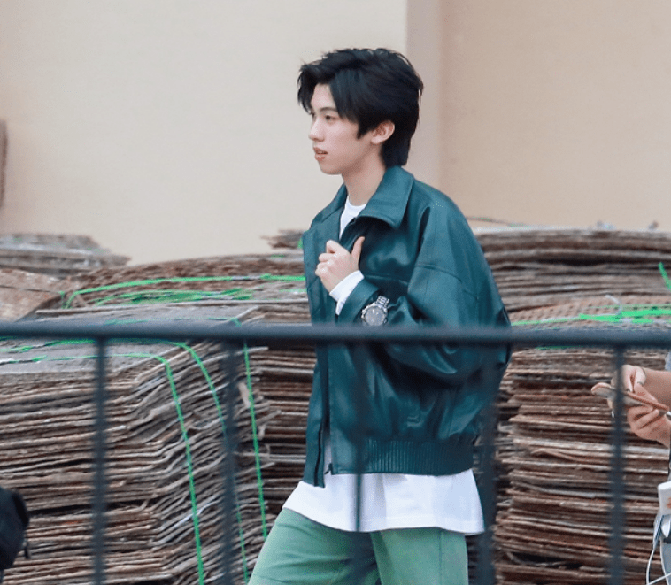 林墨一个人诠释一出戏,虽看不懂但很好笑,男大学生期末了而已