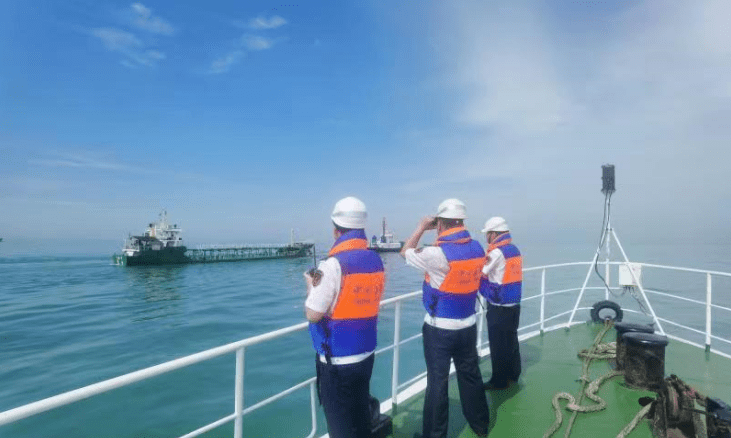 货轮失去动力,船上6名船员,装载590吨燃料油|船顺:船位查询