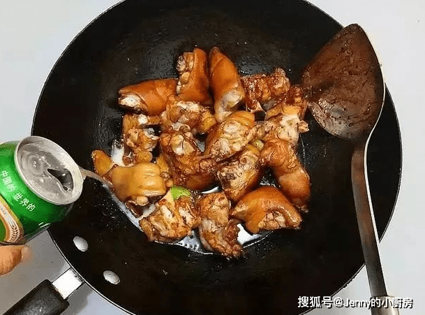 e20b9d4587e54427a61509f9899f2c96.png