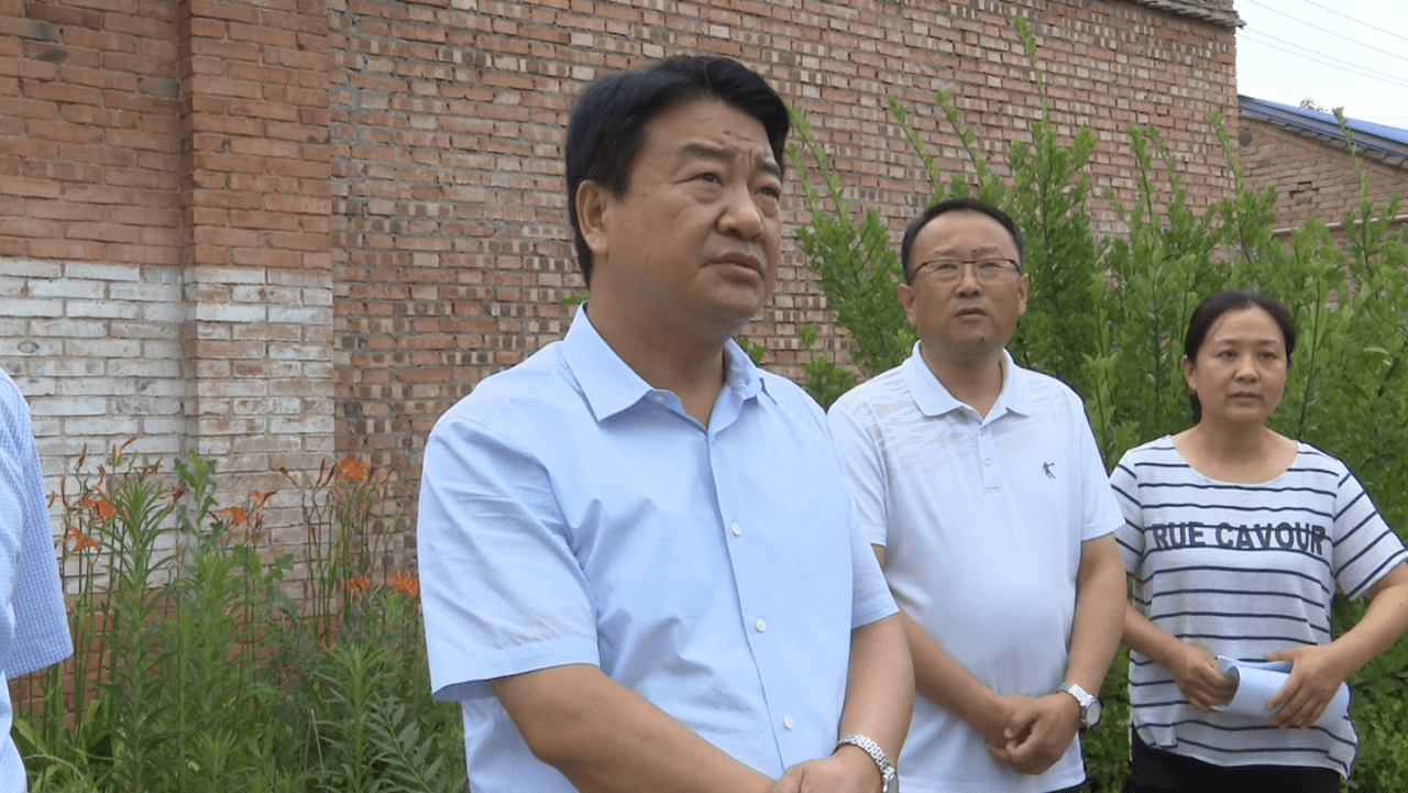 宝鸡岐山县县长杨鹏程检查指导特教学校搬迁工作