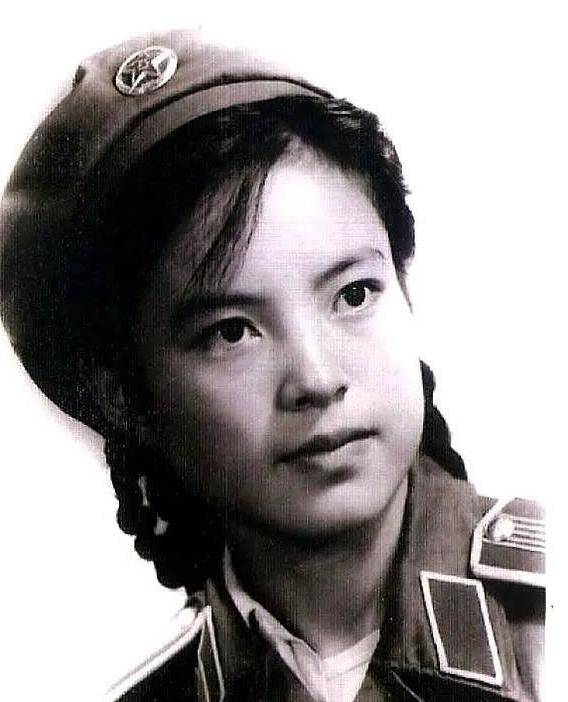 81岁老戏骨王苏娅因出演5朵金花而走红如今依然精神矍铄