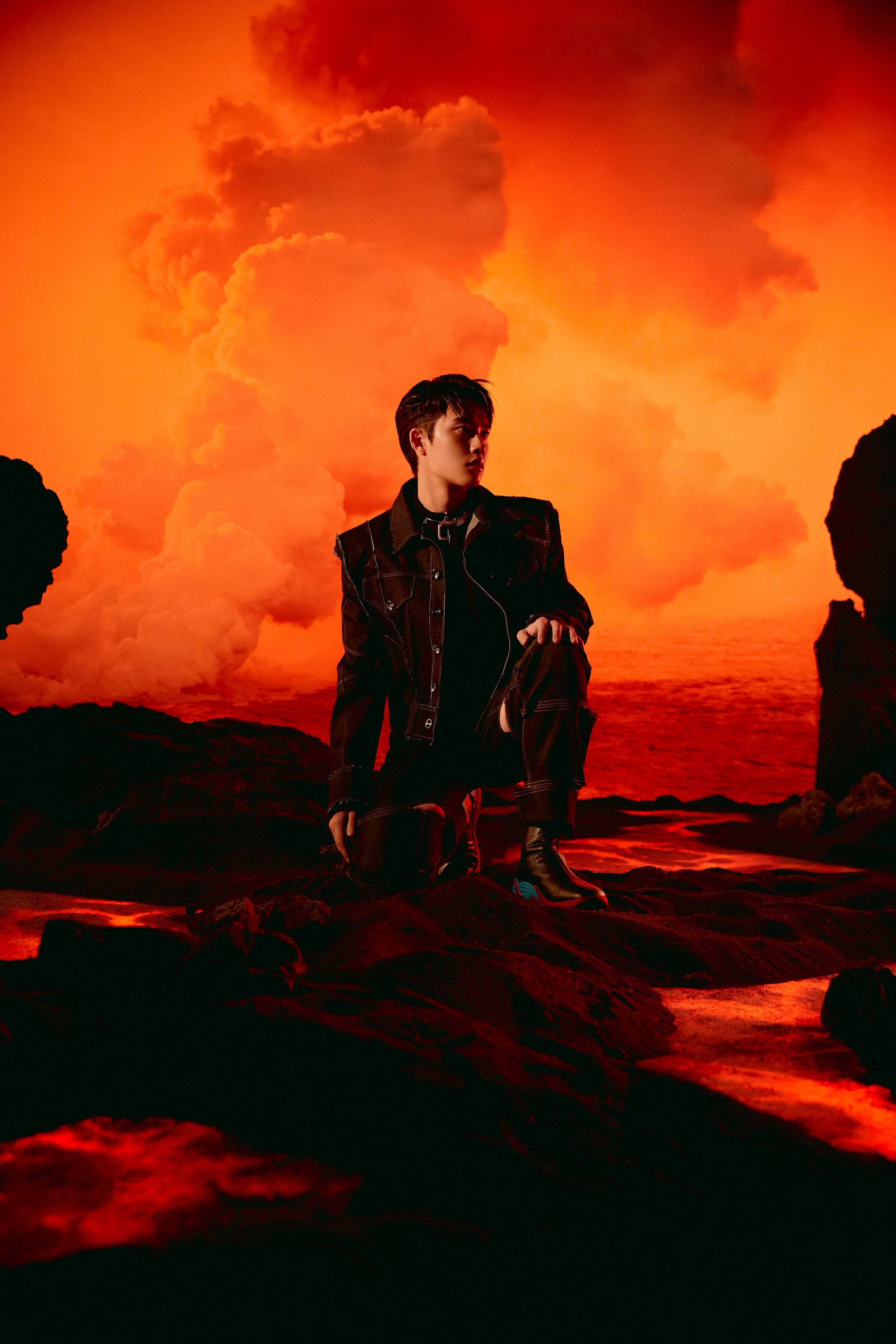 原创都暻秀solo出道,撞档lisa,入伍对男偶像人气影响真的大