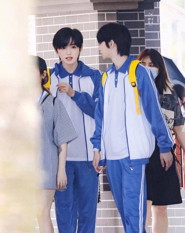 原创刘耀文宋亚轩校服路透生图cp感十足这不是伪装学渣的剧情吗