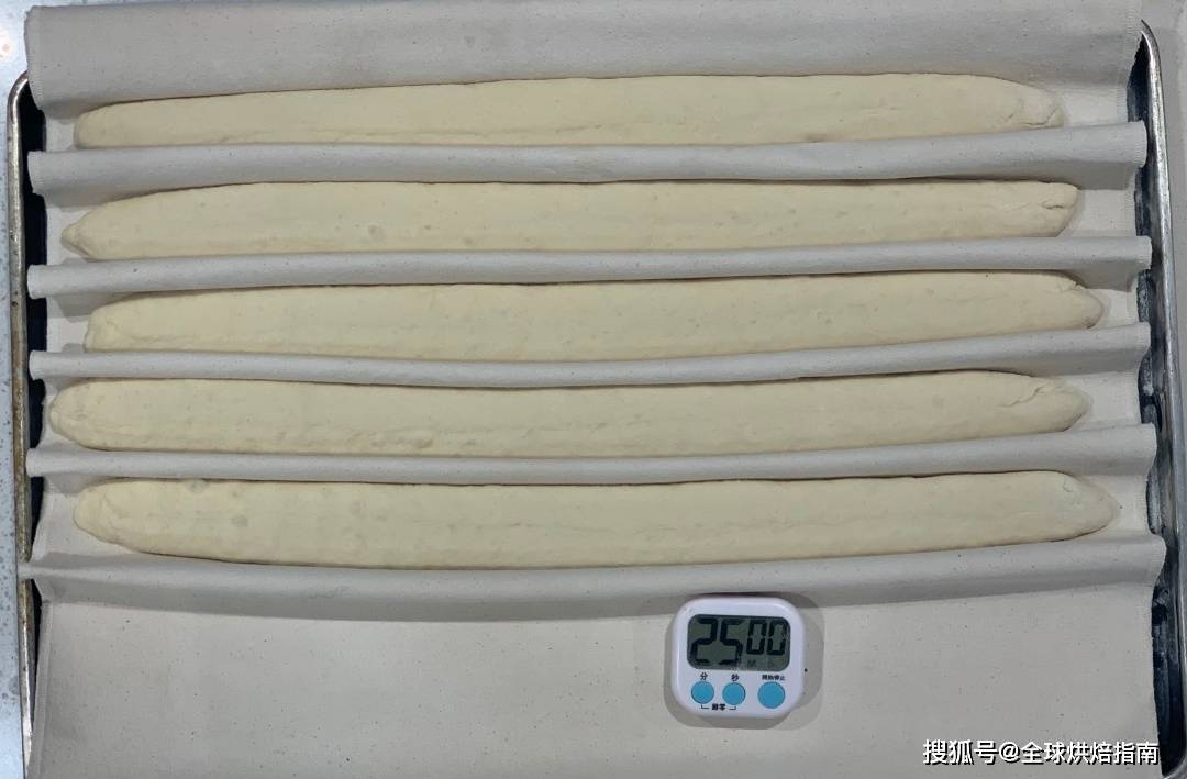 如何用90分鍾製作一隻優質法棍？全新製作工藝分享 熱愛美食 第12张