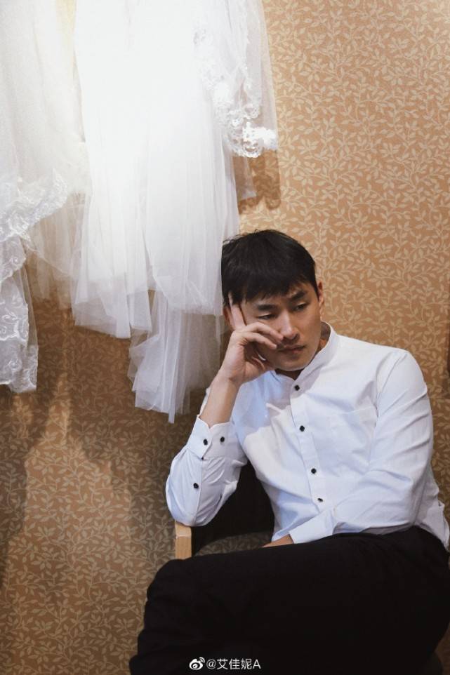 婚期将至!艾佳妮晒与老公王彦霖民国风婚纱大片,男帅女美超般配