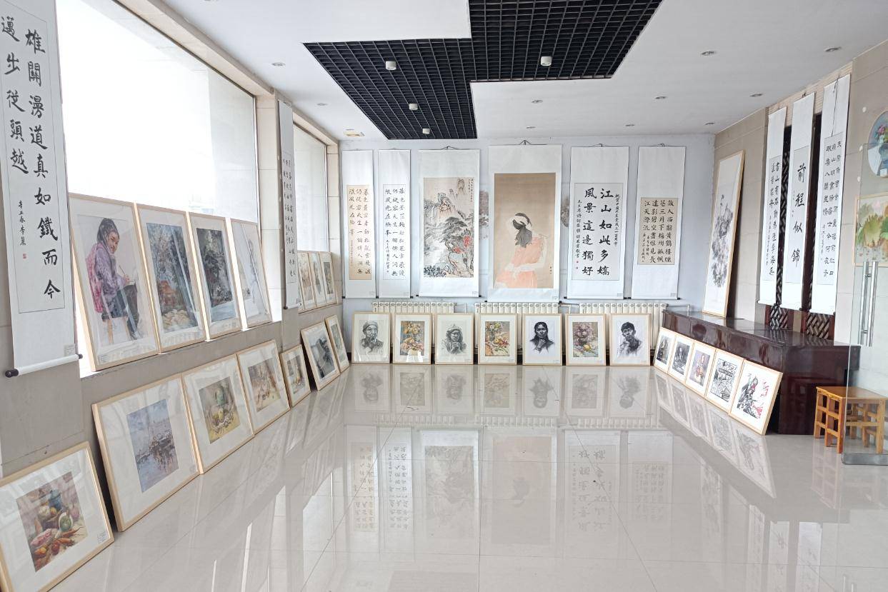 濮阳市油田艺术中学举办庆祝建党100周年师生书画展_展览