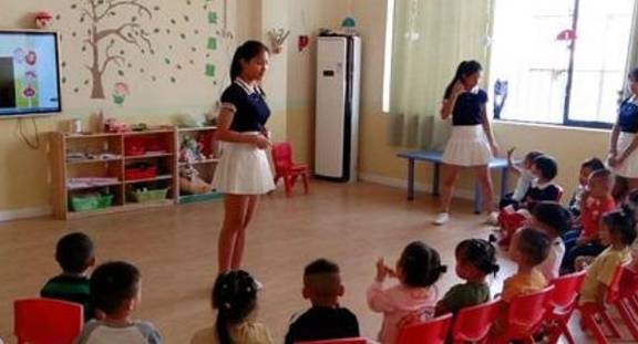 古诗和|放学回家后,孩子反复哼唱“一首歌”,宝妈听清歌词气得直哆嗦