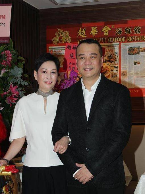 傅潔嫻:賭王孫女下嫁二婚歐陽震華,婚後24年恩愛如初