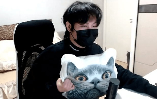 原创北慕变身白莲装可怜想退网下播嘎嘎乱杀开播输一把就被骂