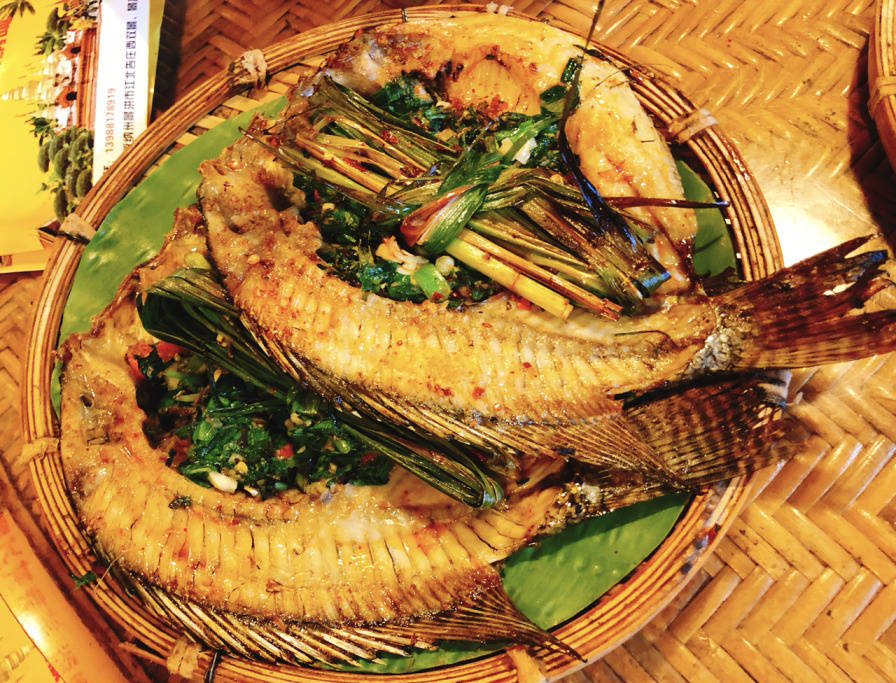 傣族美食那么多,为什么香茅草烤鱼名气这么大?