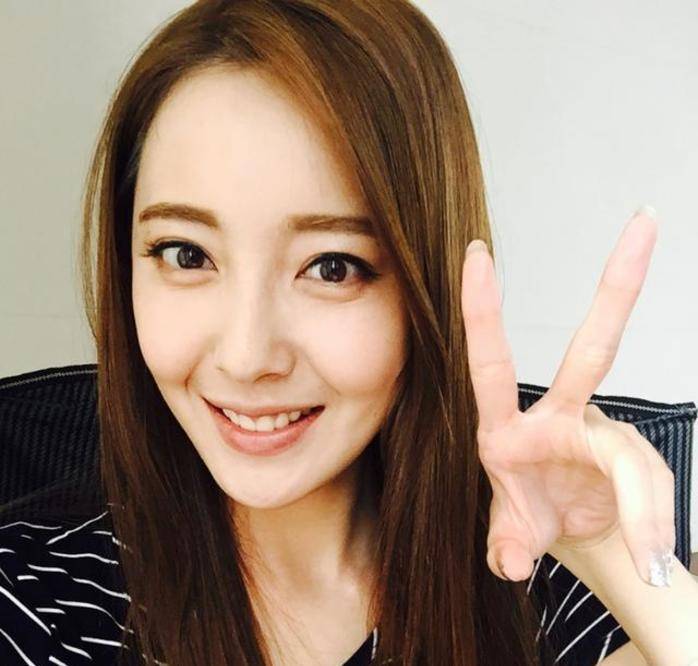 后来米露和杨玏在深夜一起骑自行车的视频被拍到,双方均不承认这一段