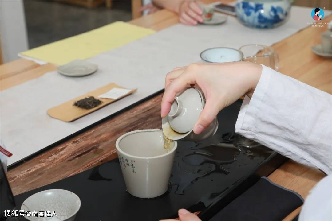 制成的|弯弓古树原料制成的古树春茶和古树白茶，有哪些优势和发展空间？