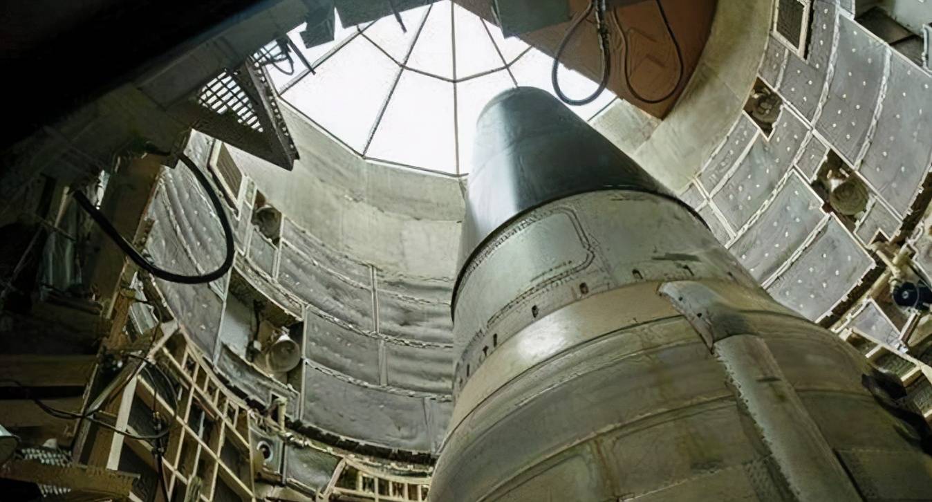 俄国陆基世界第一,美国潜射更凶猛,美俄两国谁的核武器性能好?