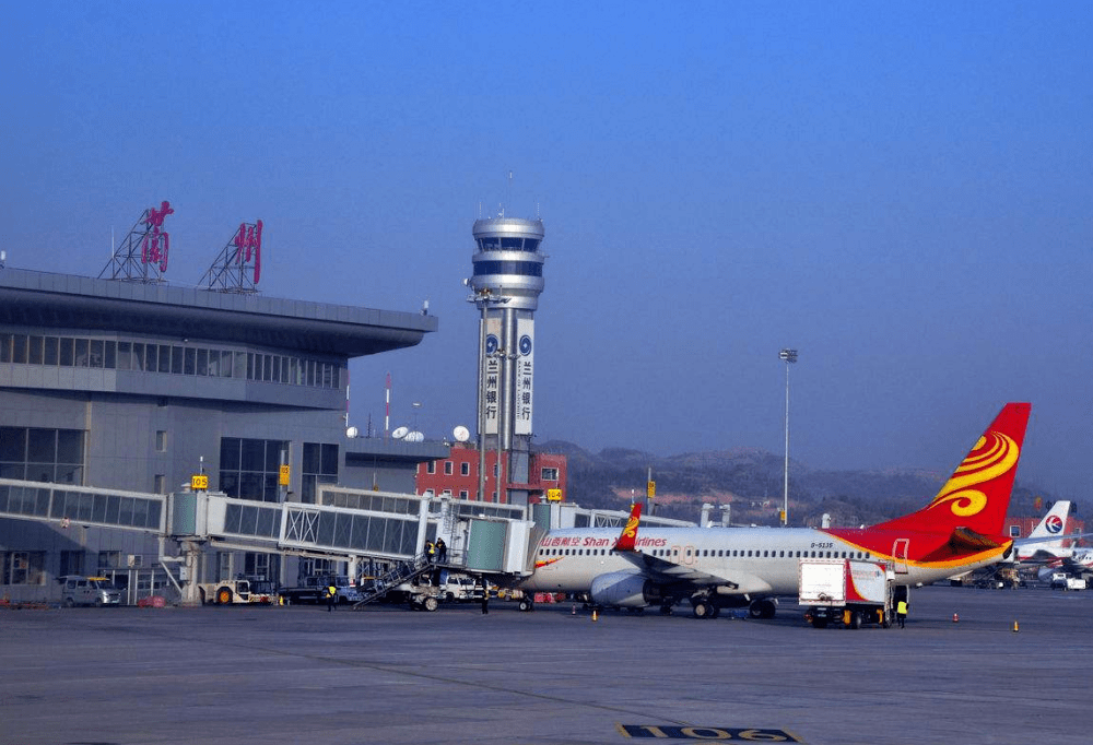 中国最偏僻的机场离市区75公里去机场还得先坐高铁