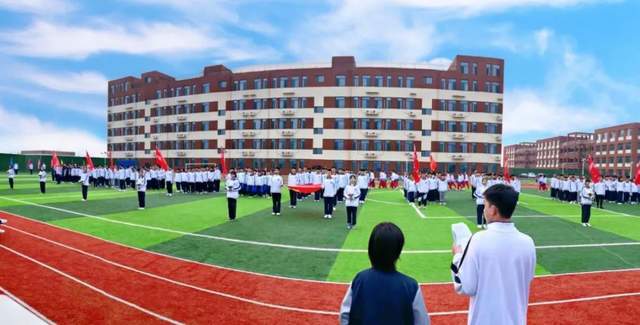 百年励精图治梦想照耀中华