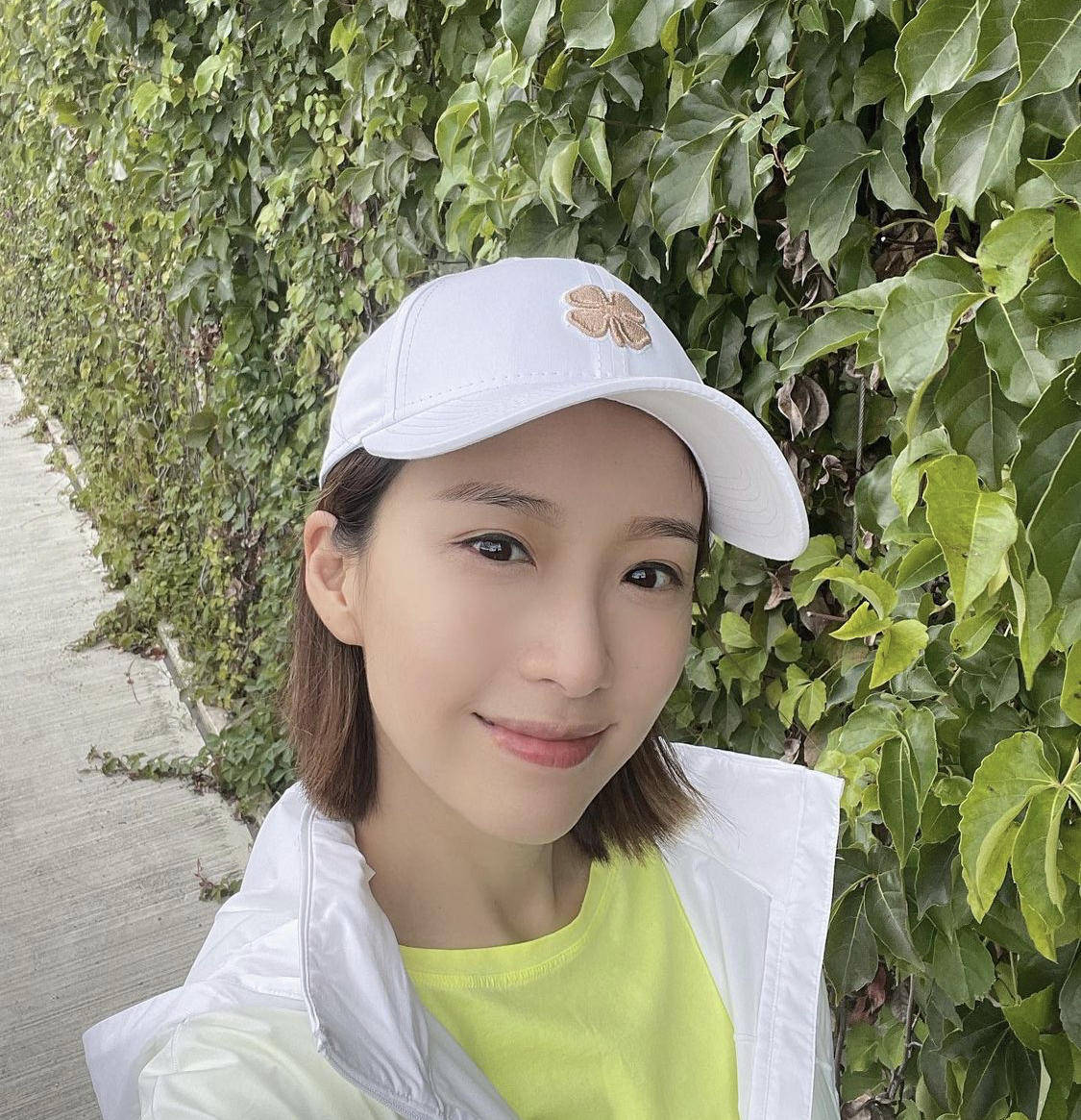 李雨扬当年李雨扬的发型有点像花泽类的感觉,在tvb一直没有得到太大的