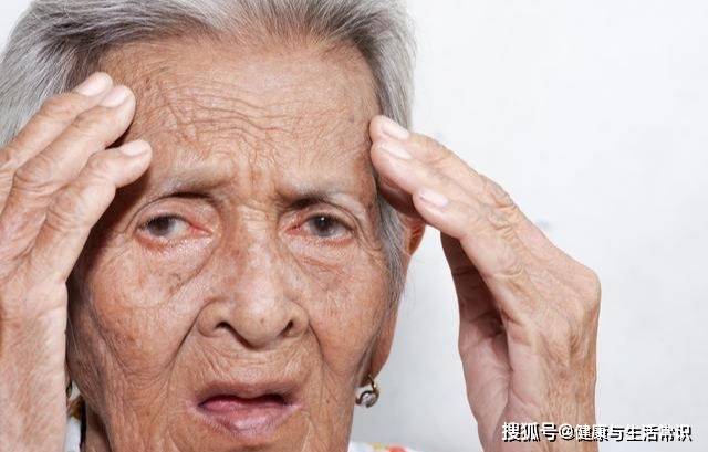 老年痴呆太普遍?问题可能出在自身!50岁后,早点远离3个习惯