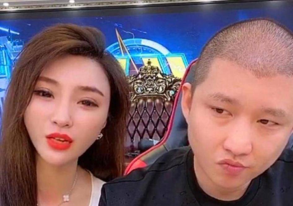 二驴夫妇真摊上事：售卖的山寨机发生爆炸 炸伤