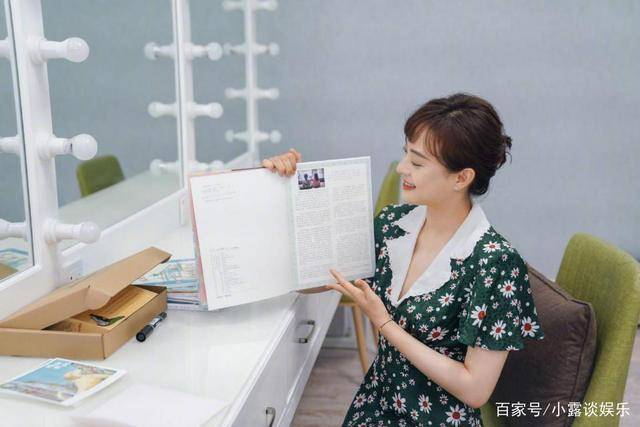 长发|孙俪身穿绿色小碎花裙，气质十分温柔