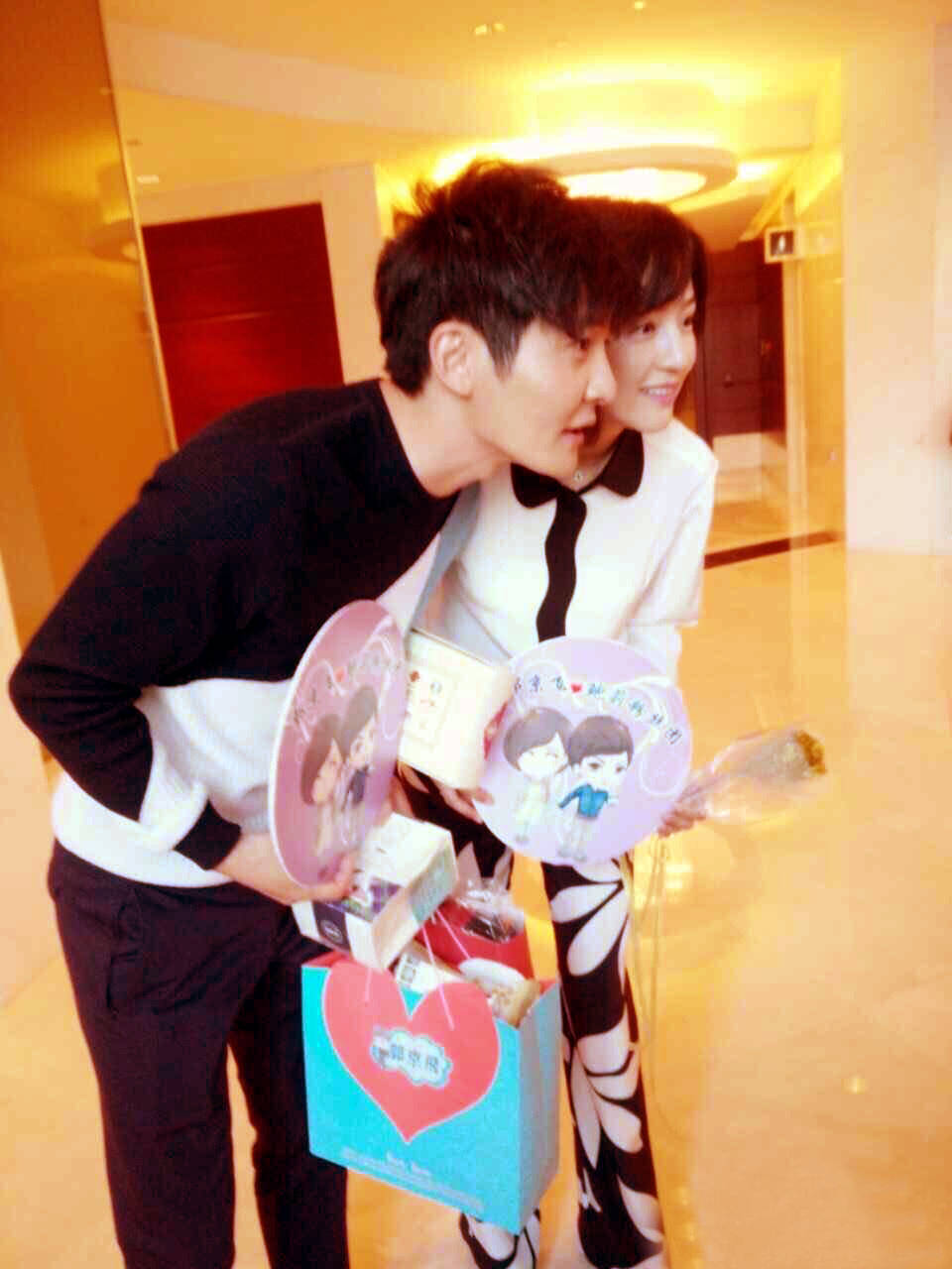 郭京飞牵手鲍莉闪婚16年我们都挺好