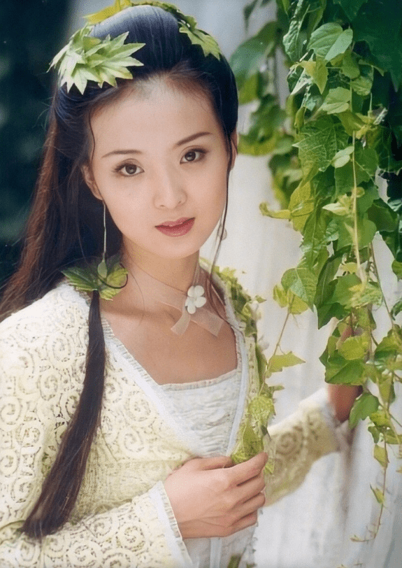 一身|有一种整容叫晴儿，20年后穿玛瑙裙大蜕变，珠圆玉润太富态