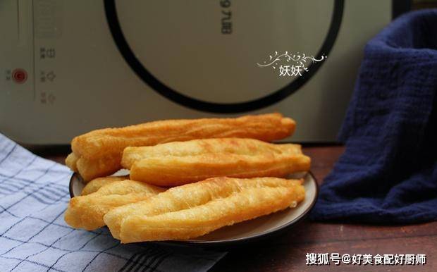 整形|做好这一步, 蓬松金黄的大油条在家轻松做, 脆皮软心根本停不下来