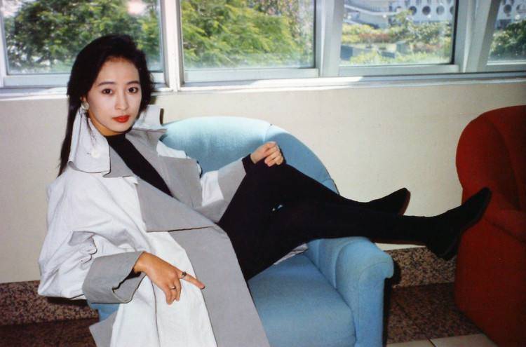 两任前男友帅气,嫁豪门14年无心复出,今颜值美过小7岁蔡少芬_黎美娴