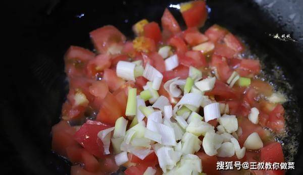 美食|天热不想做饭，我用剩馄饨皮解决孩子的早餐，丰盛营养不输饭店